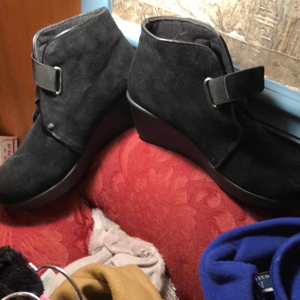 Steve Madden booties wedge